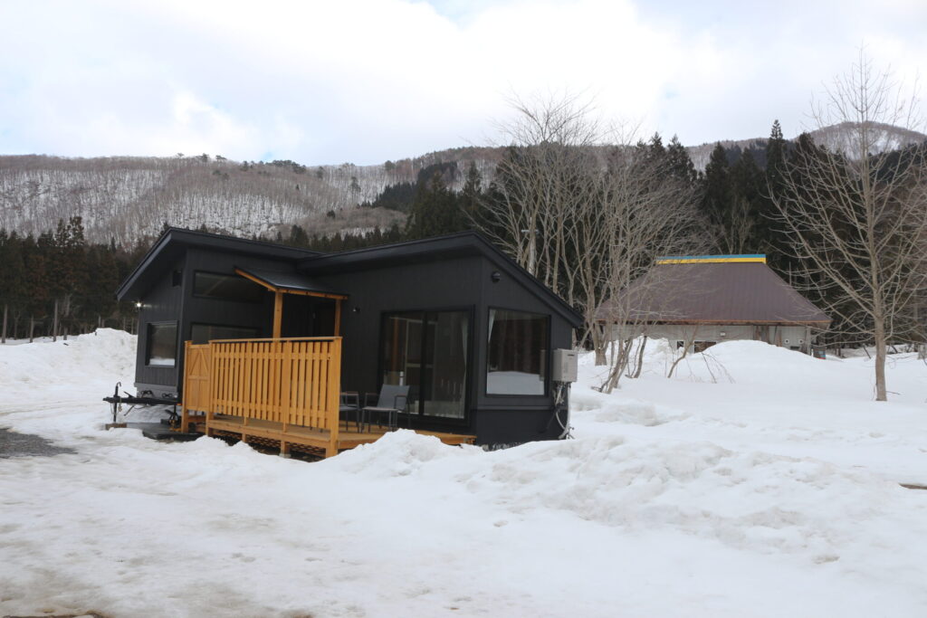 宿泊棟からみたレストラン