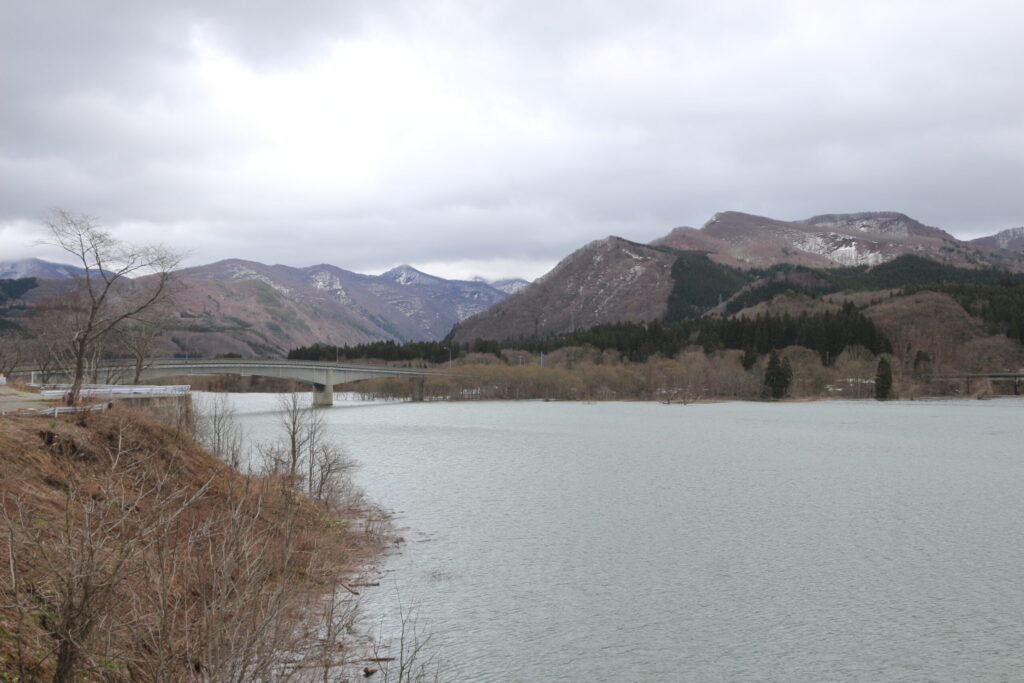 錦秋湖にかかる橋