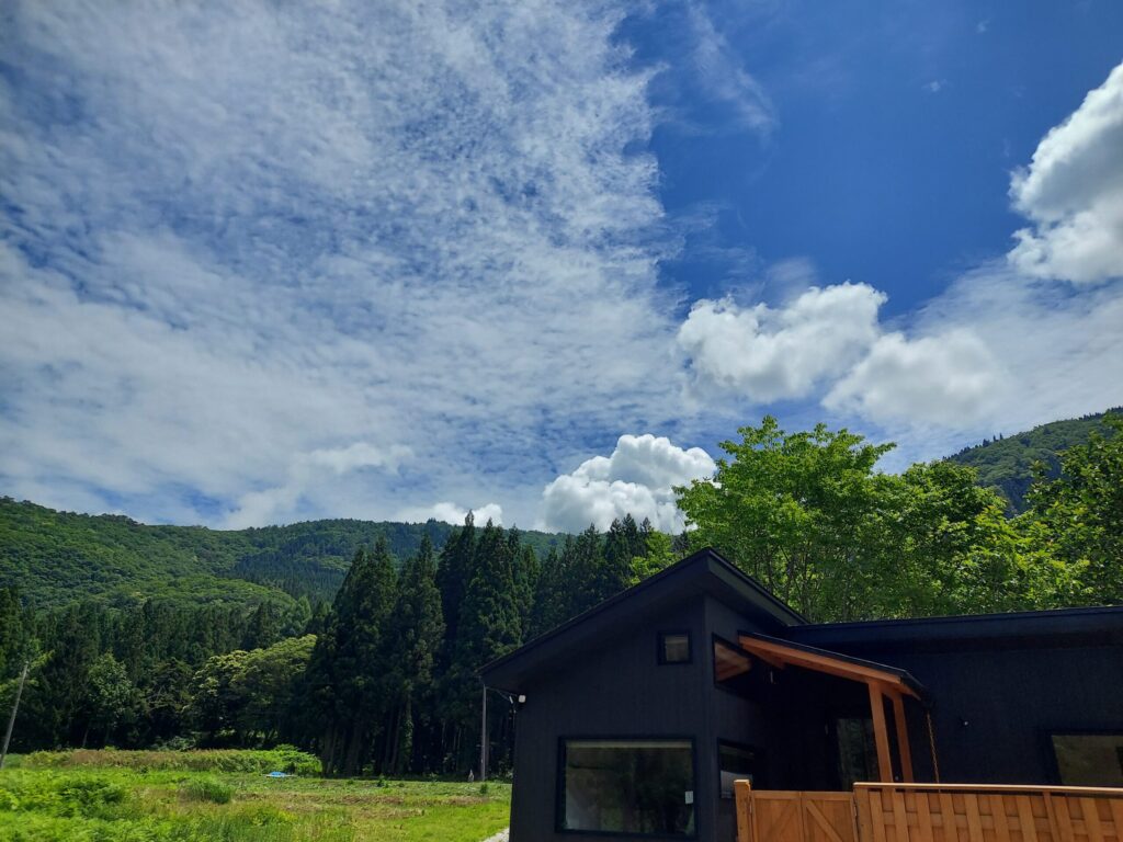 トレーラーハウスと空