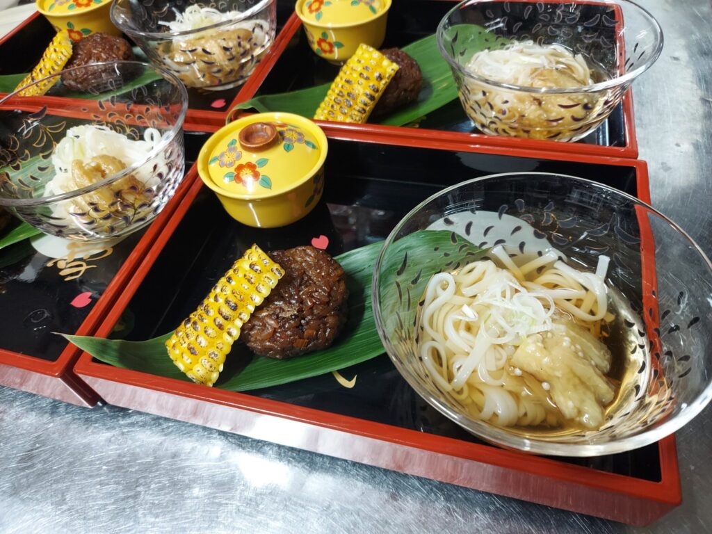 コウタケごはんと稲庭うどん